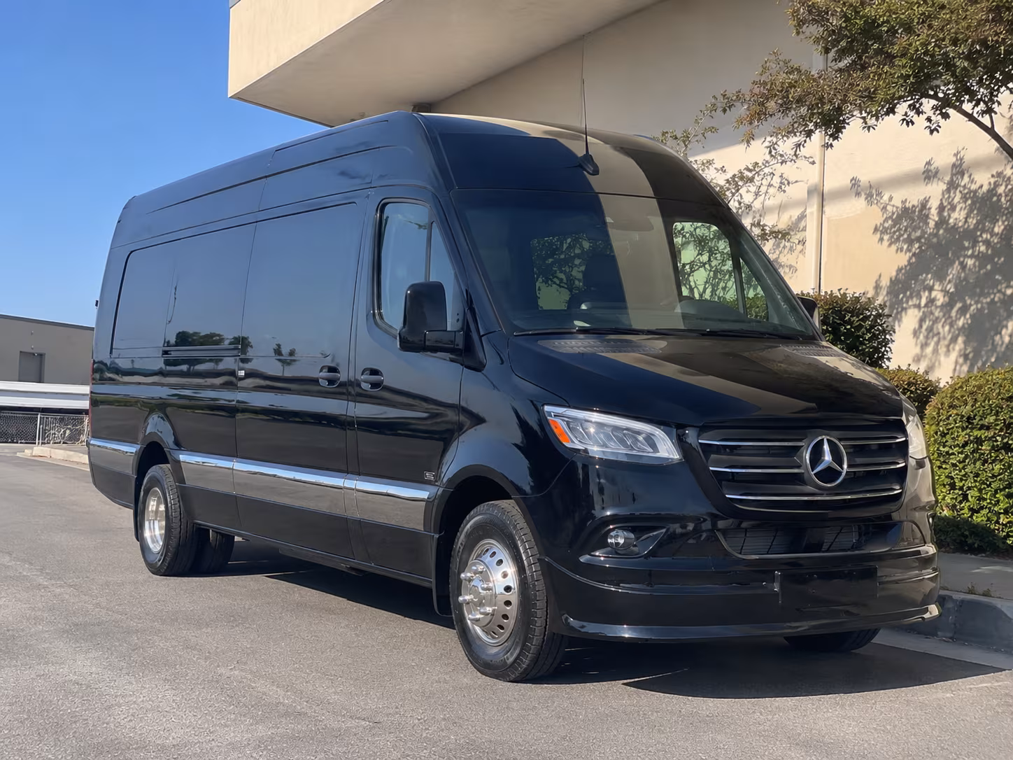 grand rapids airport sprinter van service