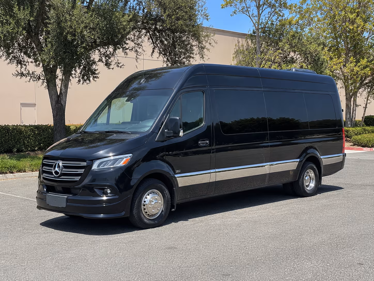grand rapids sprinter van rentals for private nights out friend groups anniversary dinners and group travel after dark