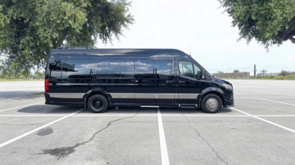 sprinter limousine grand rapids